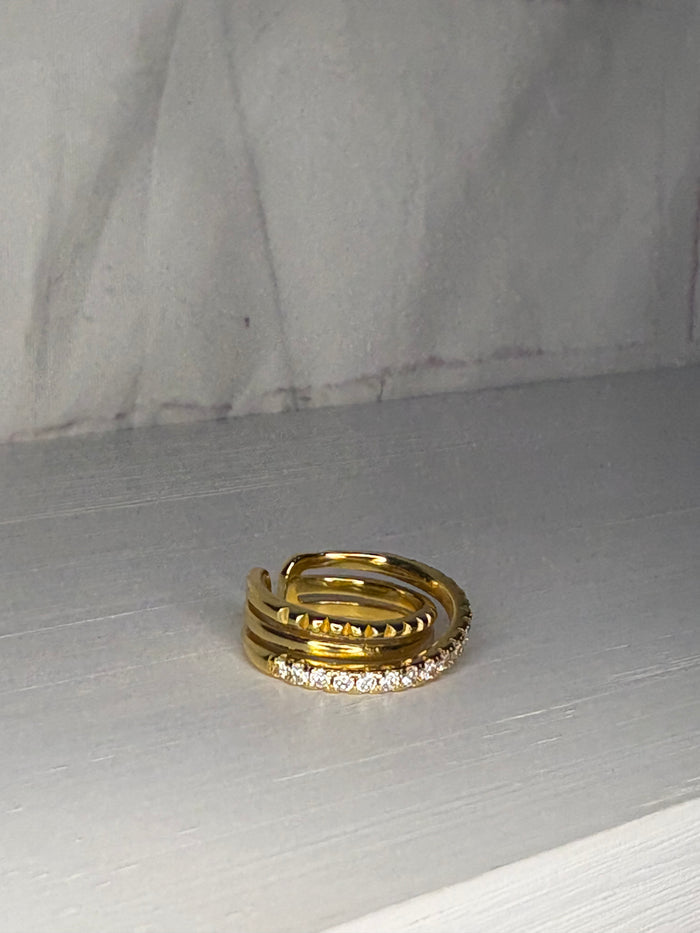 Caracara gold ring