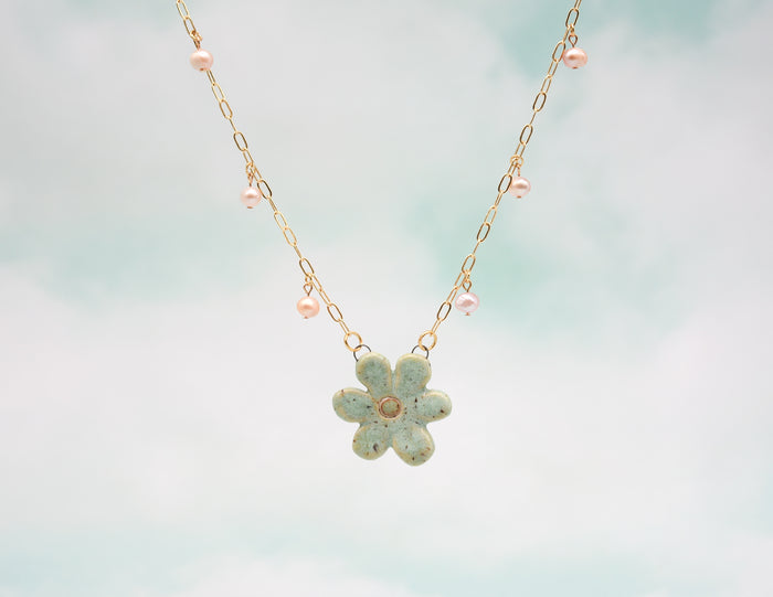 Green Daisy Necklace
