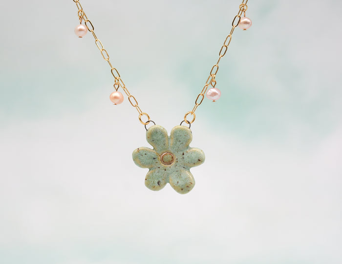 Green Daisy Necklace