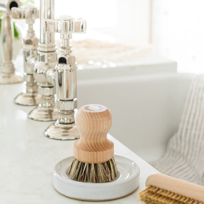 Laurel Pot Brush Set