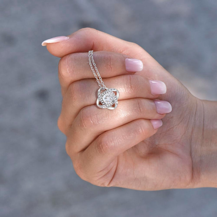 "Make Her Quinceañera Unforgettable with Our Gorgeous Gifts Necklace"